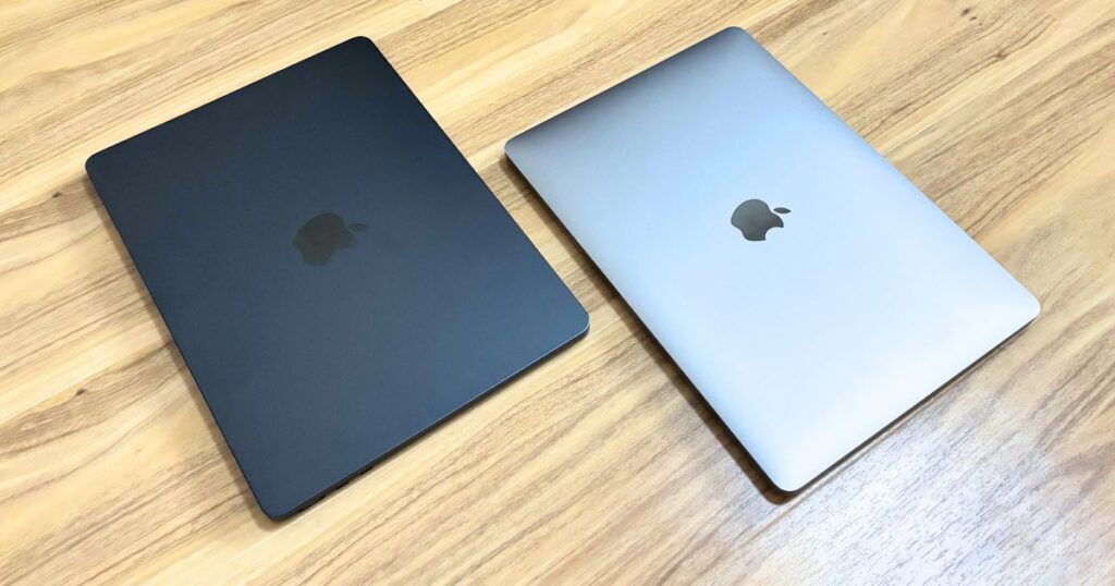 MacbookAirM4 MacbookProi5